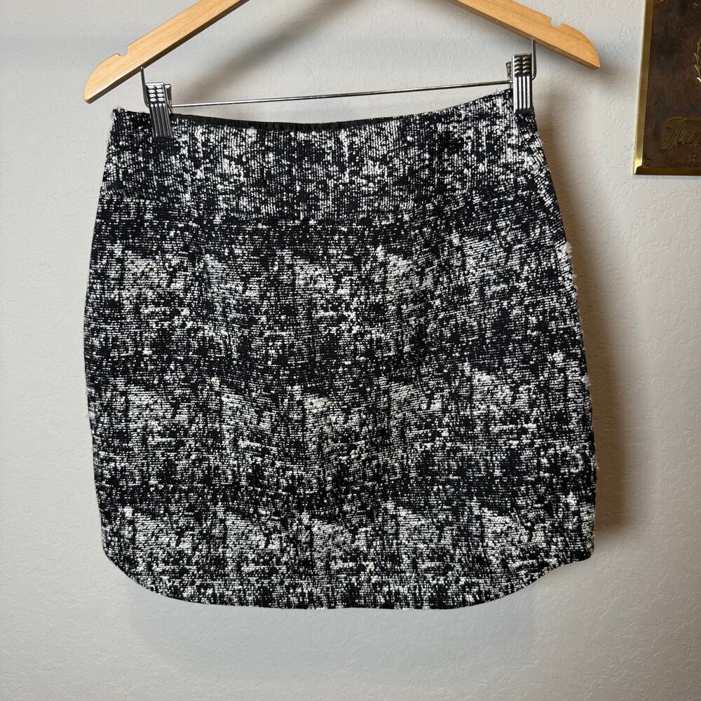 Women's Banana Republic Black White Tweed Mini Skirt Size‎ 4